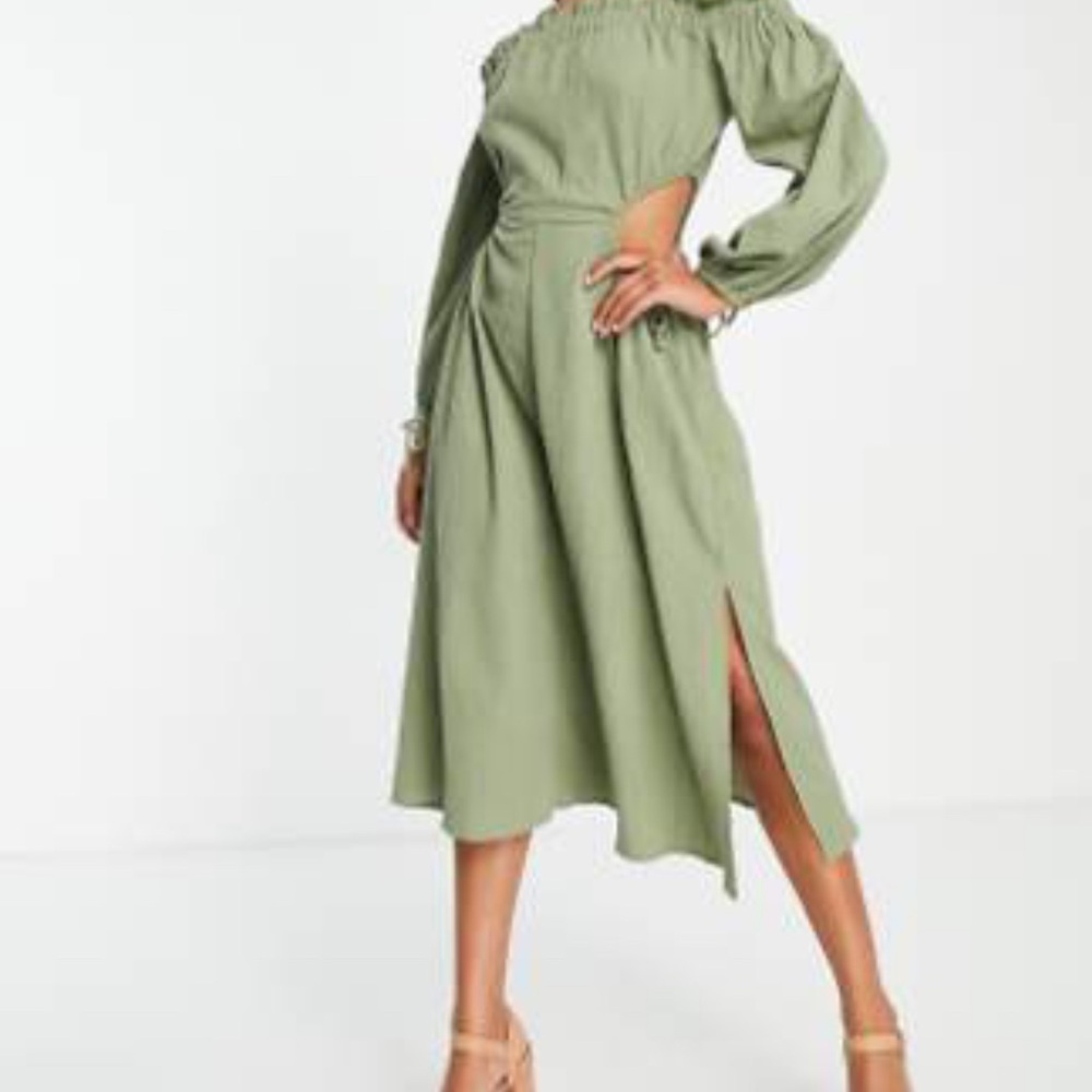 Elegant Green Off-Shoulder Dress